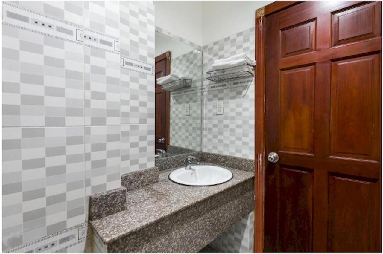 Oyo 1117 Ngoc Lan Motel Хюэ Экстерьер фото